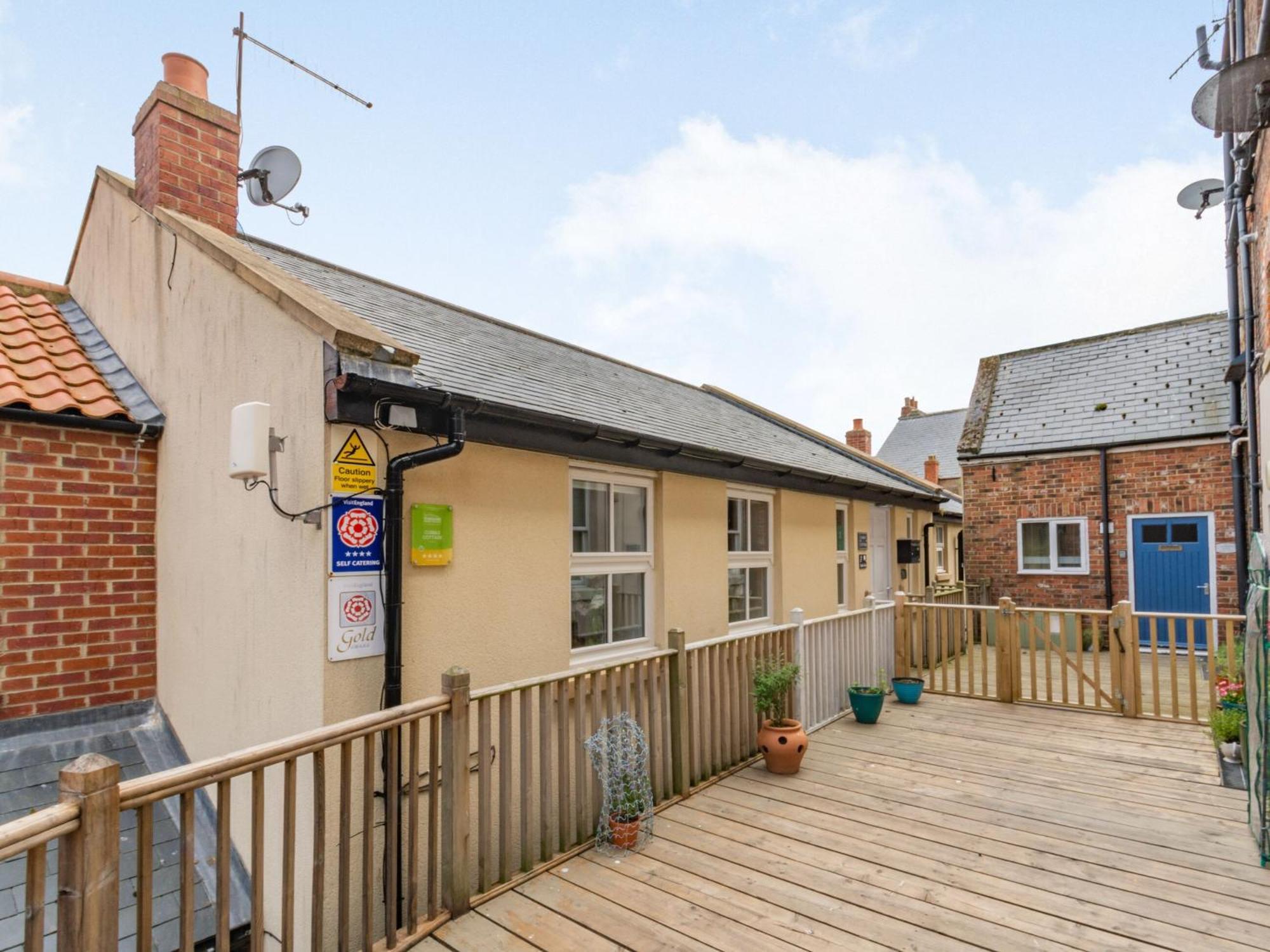 Cobble Cottage - Uk38973 휫비 외부 사진