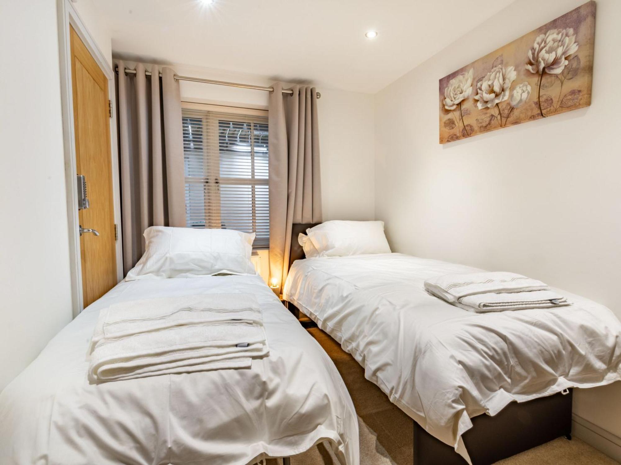 Cobble Cottage - Uk38973 휫비 외부 사진